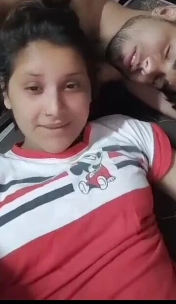 Desi girl having fun with boyfriend and showing boobs