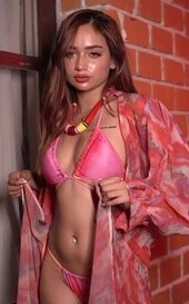 Model Shilindra Bikini Fashion By the Pool