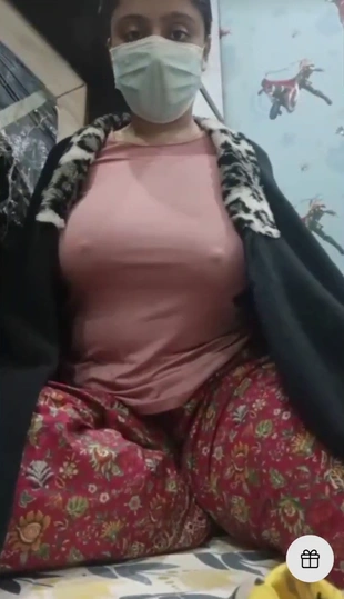 Bhabhi Show sexy Nipple 3