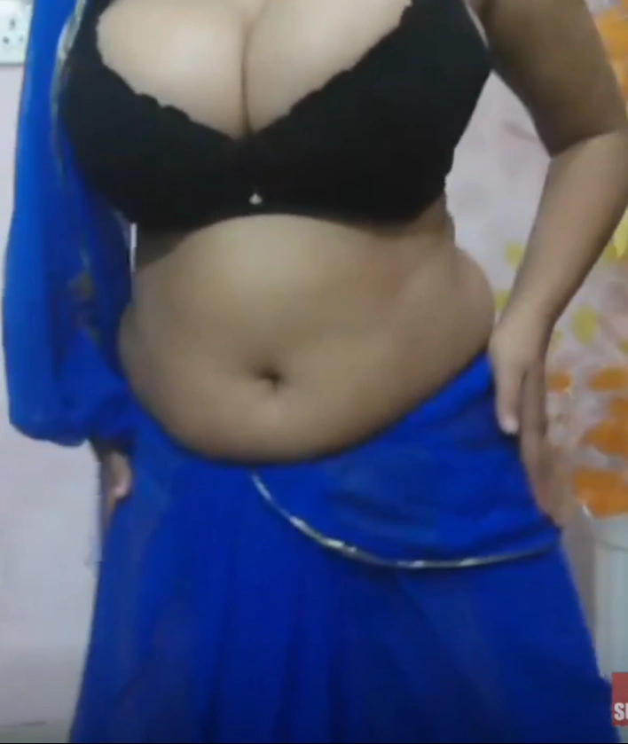 Hot Soniya Sexy Bhabhi कोई चुसेगा जी मेरा दूध 4