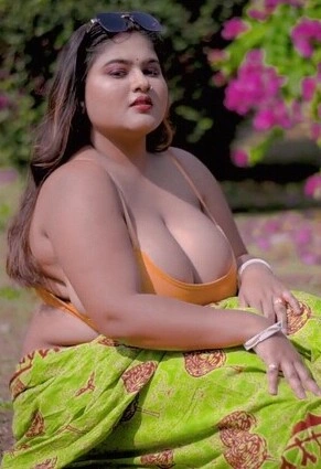 Beautiful booby megha das ghosh huge melons and navel show photoshoot