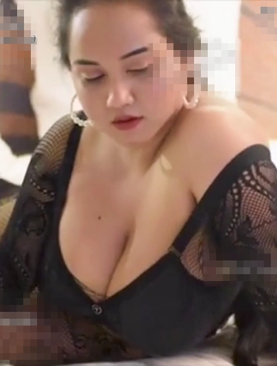 Naari Magazine Alina Bed Tease Uncut