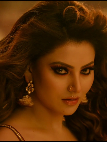 Urvashi Rautela Sizzling Sexiest Navel Item Song JAAT