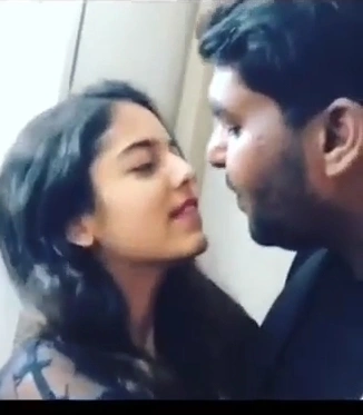 Desi teen fucking and showing merged video