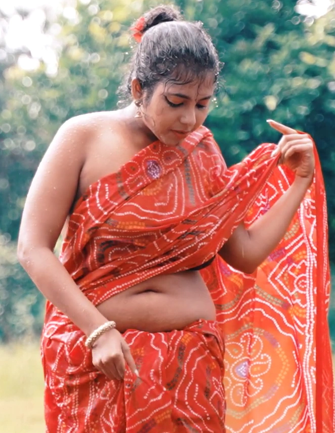 Roohi Enjoy The Rain Monsoon Diary Huge navel in RR
